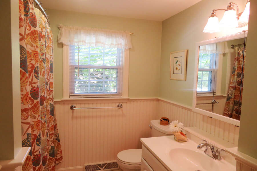 Full Bath with shower/tub combo in hall-
30 Chatham Crest Drive Chatham Cape Cod - New England Vacation Rentals