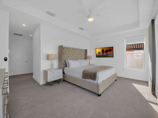 End your night in this luxurious suite with a king bed.