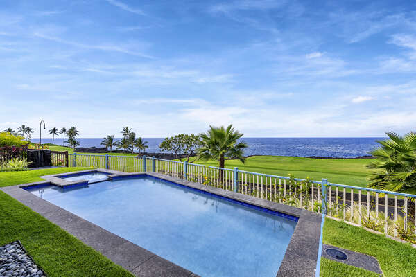 Private pool of this Holua Kai Kona condo rental.