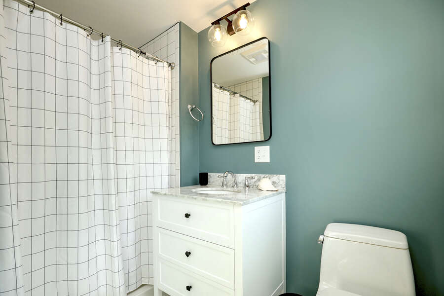 En Suite full bathroom at 40 Tip Cart Chatham Cape Cod - New England Vacation Rentals