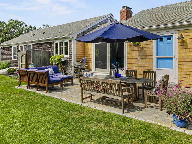 Outdoor lounging couch at 40 Tip Cart Chatham Cape Cod - New England Vacation Rentals