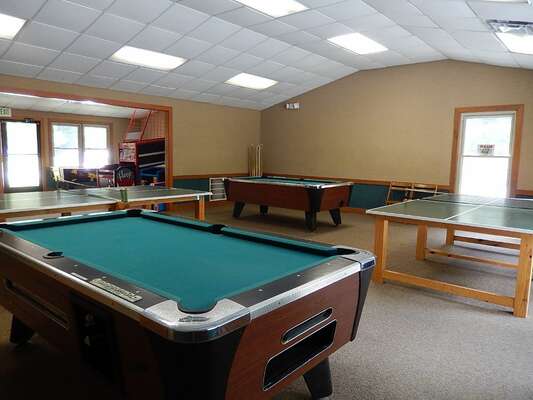 Sapphire Valley Amenities: Pool Tables & Ping Pong Tables