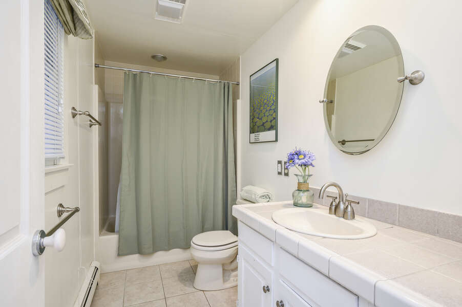 Full bath on 1st floor with tub and shower-67 The Cornfield Chatham Cape Cod - New England Vacation Rentals