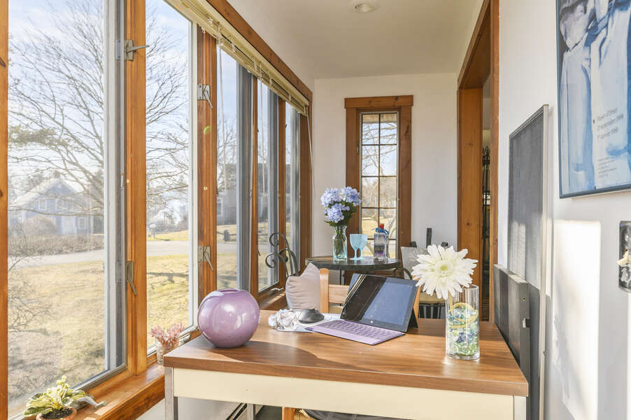 Side nook includes a lovely spot to get some work done or write postcards to friends! 67 The Cornfield Chatham Cape Cod - New England Vacation Rentals