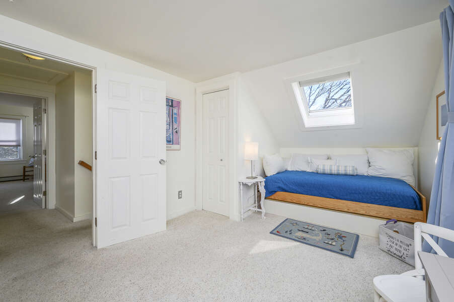 2nd floor bedroom with trundle ( twins) and bunk beds-67 The Cornfield Chatham Cape Cod - New England Vacation Rentals