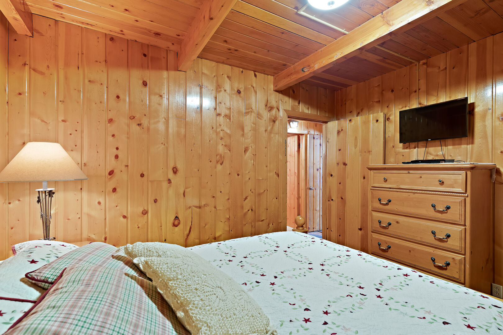 Restoration Pines ~ bedroom #1 on main level w/ queen bed