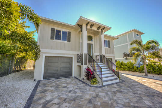 Fort Myers Beachfront Vacation Rental Facade and Parking