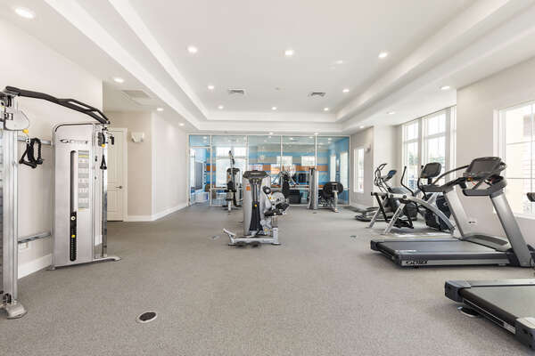 Trainieren Sie schon früh im voll ausgestatteten Fitnesscenter!