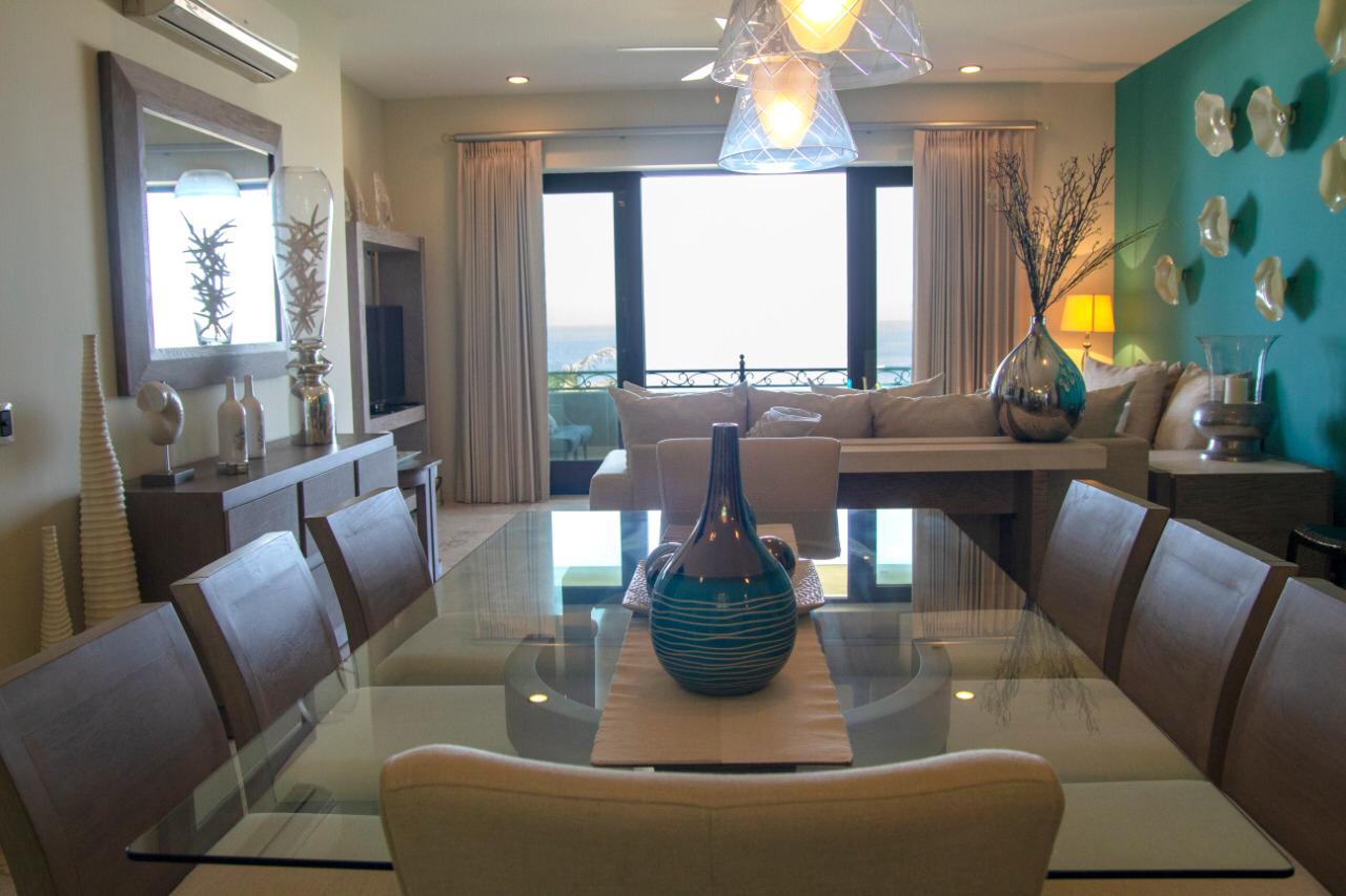 Dinning table with seaview