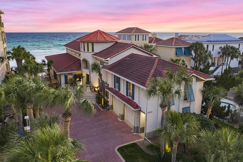 The Villa Palazzo Vacation Rental in Crystal Beach