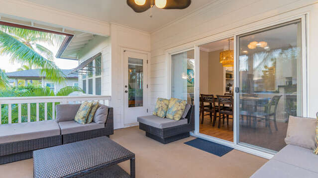Large Lanai at this Oahu rental with Ample Seating