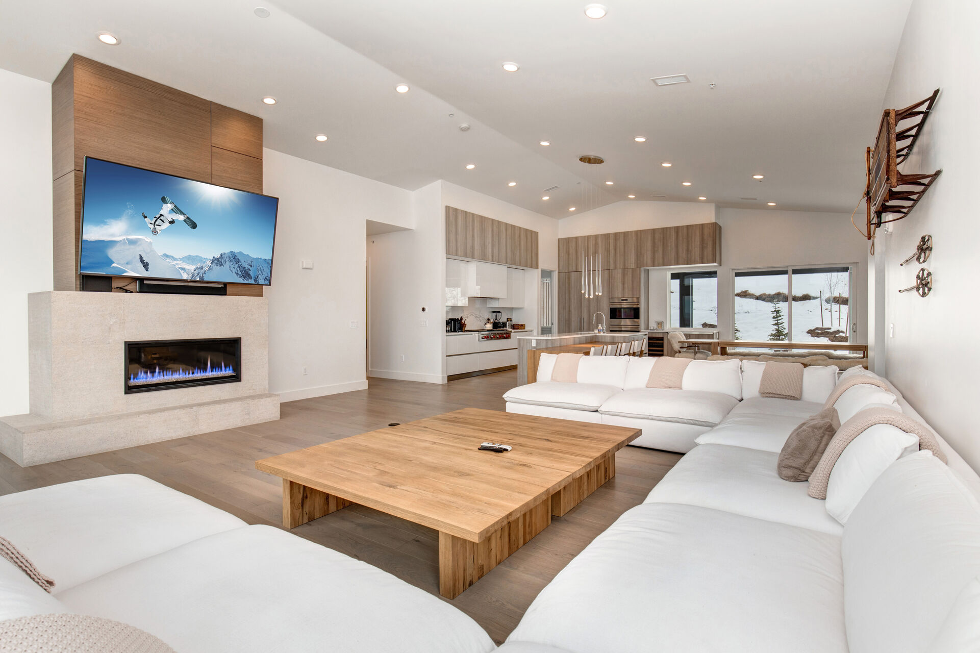 SKI-IN/SKI-OUT - Newly Constructed Luxury Penthouse