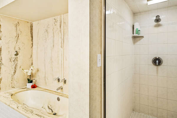Master bathroom inside our Kona Condo Rental Oceanfront Property