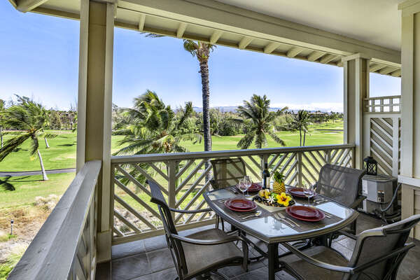 Large Lanai with Dining Seating for 4 and Views of the Fairway