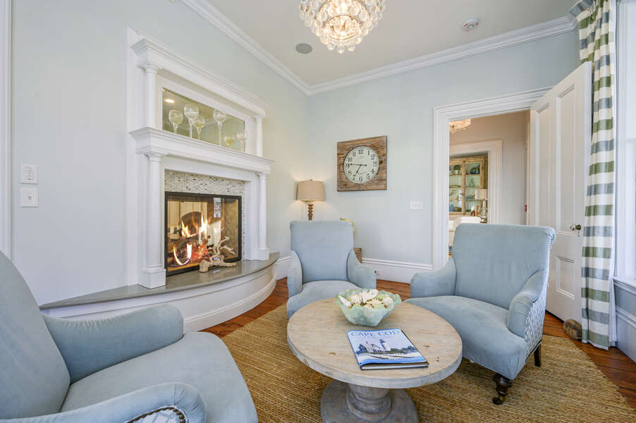 Relax and recap the day in the cozy sitting area.
525 Route 28, Harwich Port, Cape Cod, New England Vacation Rentals