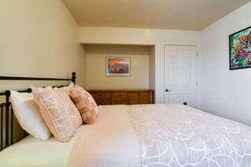 Bedroom 3 with queen bed