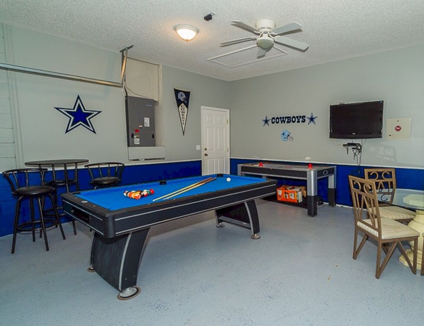 dallas cowboys man cave ideas - Google Search  Garage game rooms, Man cave  home bar, Man cave garage