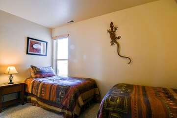 Third Bedroom with Two Twin Beds Rim Village Lodging
