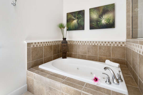 Picture of the Bathtub in our Mauna Lani Rental