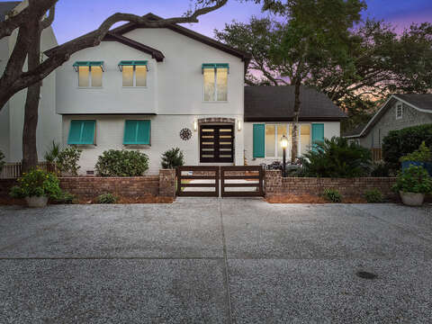 Front view of this St Simons Island Vacation Home