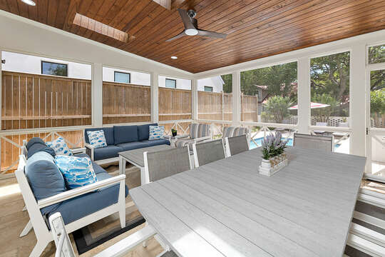 Screened porch by the pool