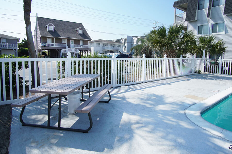 A Place at the Beach I 1B in Cherry Grove, North Myrtle Beach | picnic table | Thomas Beach Vacations