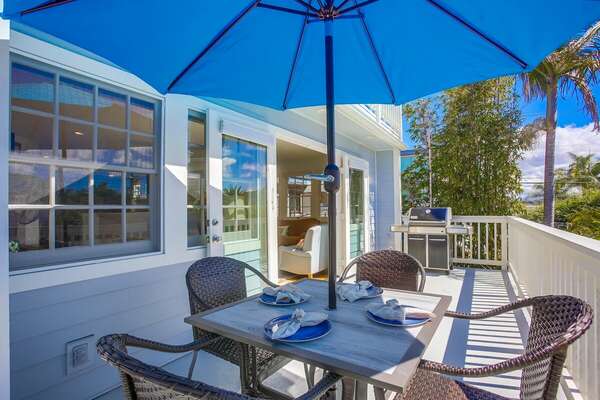 Balcony with Outdoor Dining & BBQ at our Mission Beach House Rental