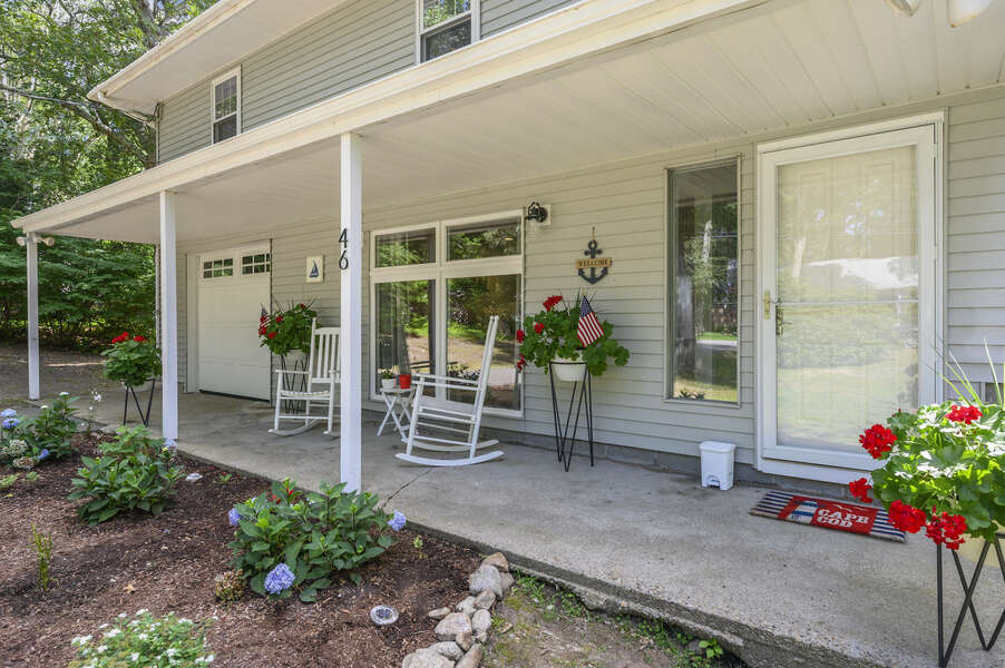 Nice curb appeal at 46 Holly Point Road Centerville Cape Cod
