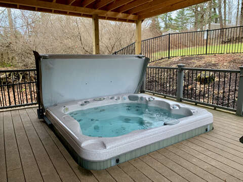 Hot tub available year round