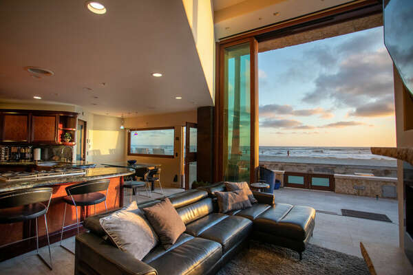 Luxury Oceanfront Living in Property.