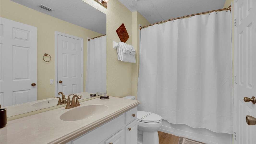 Two Twins Bathroom 3
Downstairs-Shared
Tub/Shower Combo
