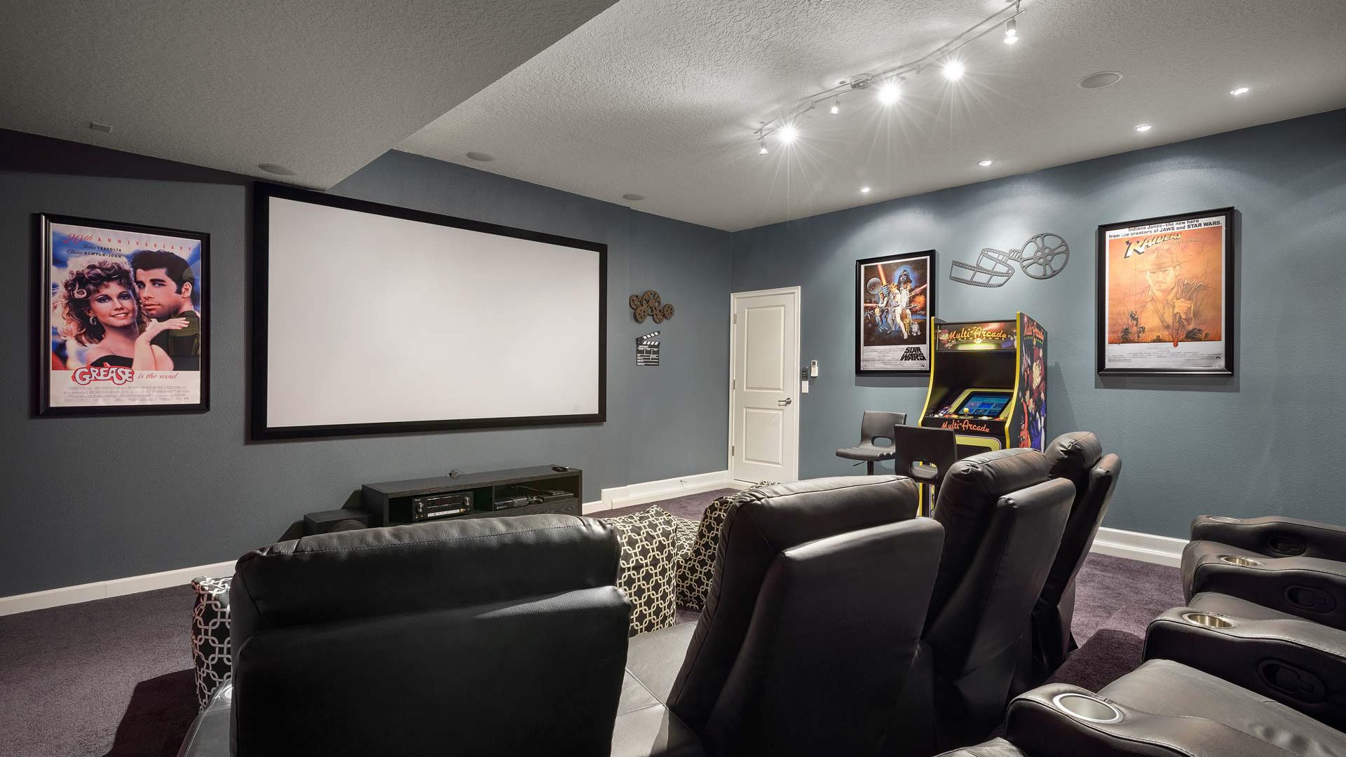 Theater Room Downstairs
Blu-Ray Xbox 360
PlayStation 4
Video Arcade