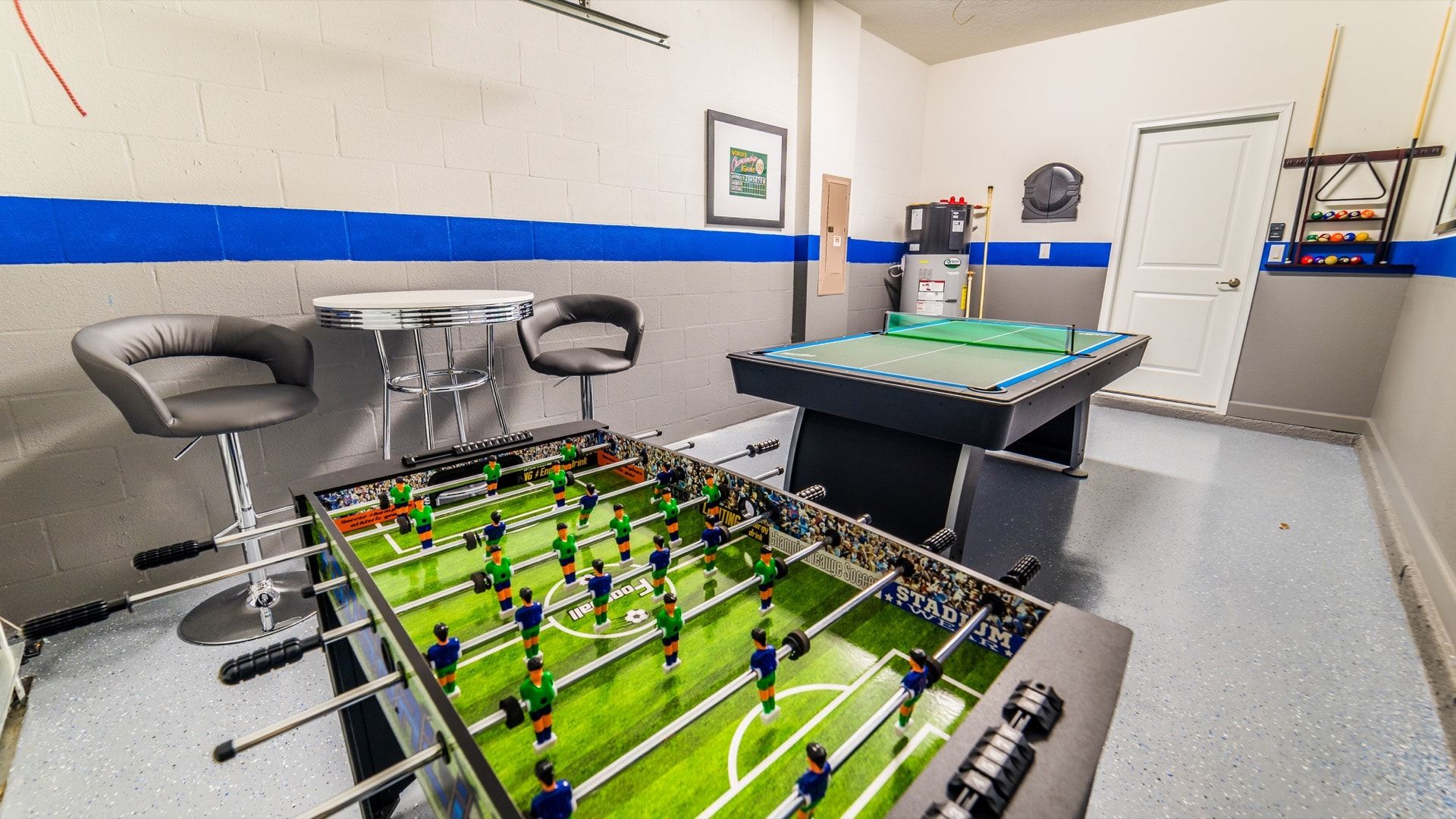 Game Room (Angle )Pool/Ping Pong TableFoosball