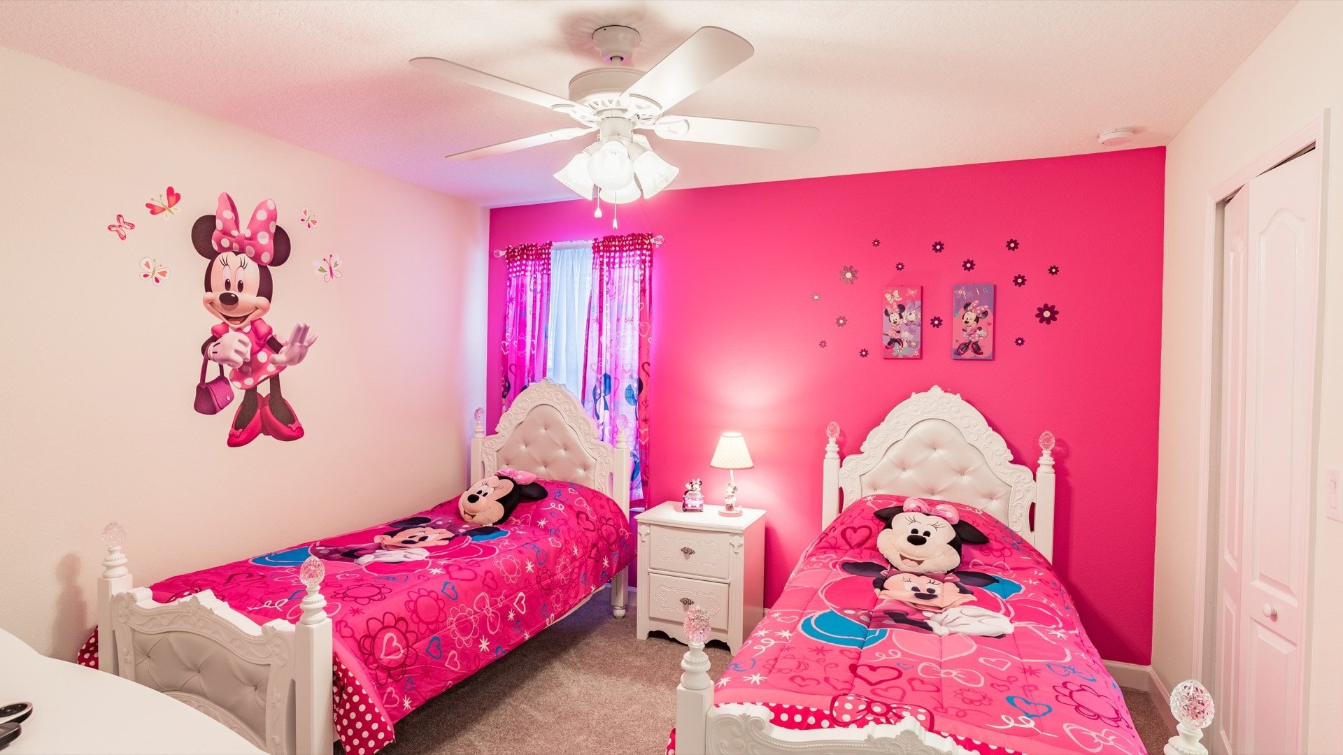 Two Twins Bedroom 3 Upstairs
Shared Bathroom-Shower
Minnie Theme
32