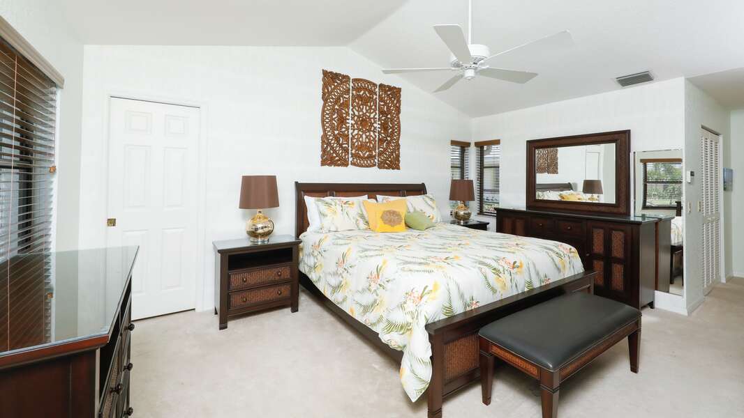 Master Bedroom with King bed and ensuite bathroom
42