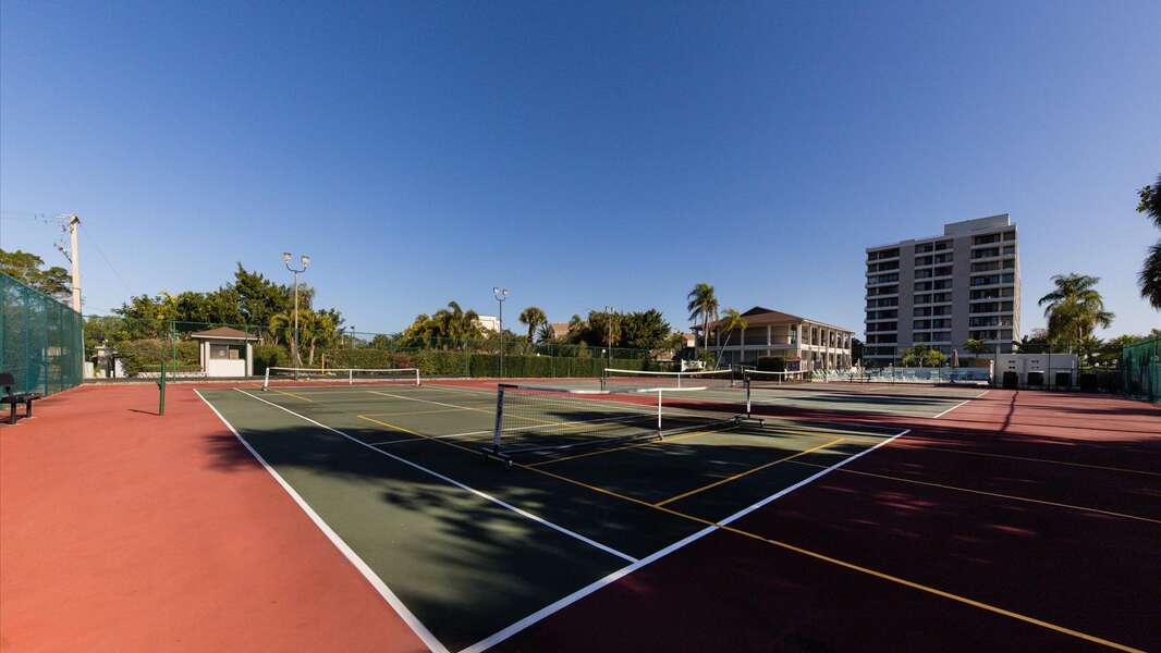 Tennis and picklball courts