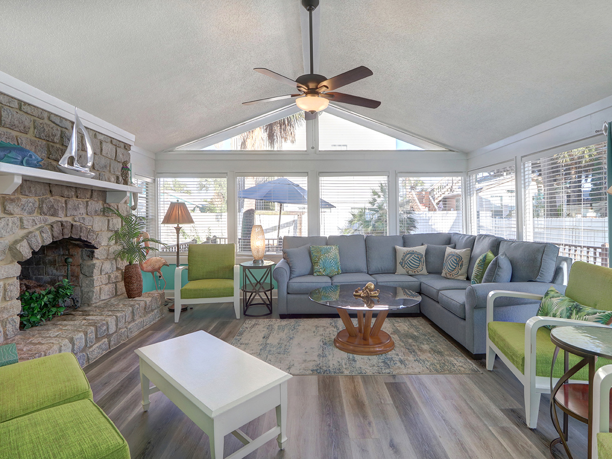 Heated Pool Access | Flex Cancelation | Cheerful Beach Cottage | By Southern Belle Tybee