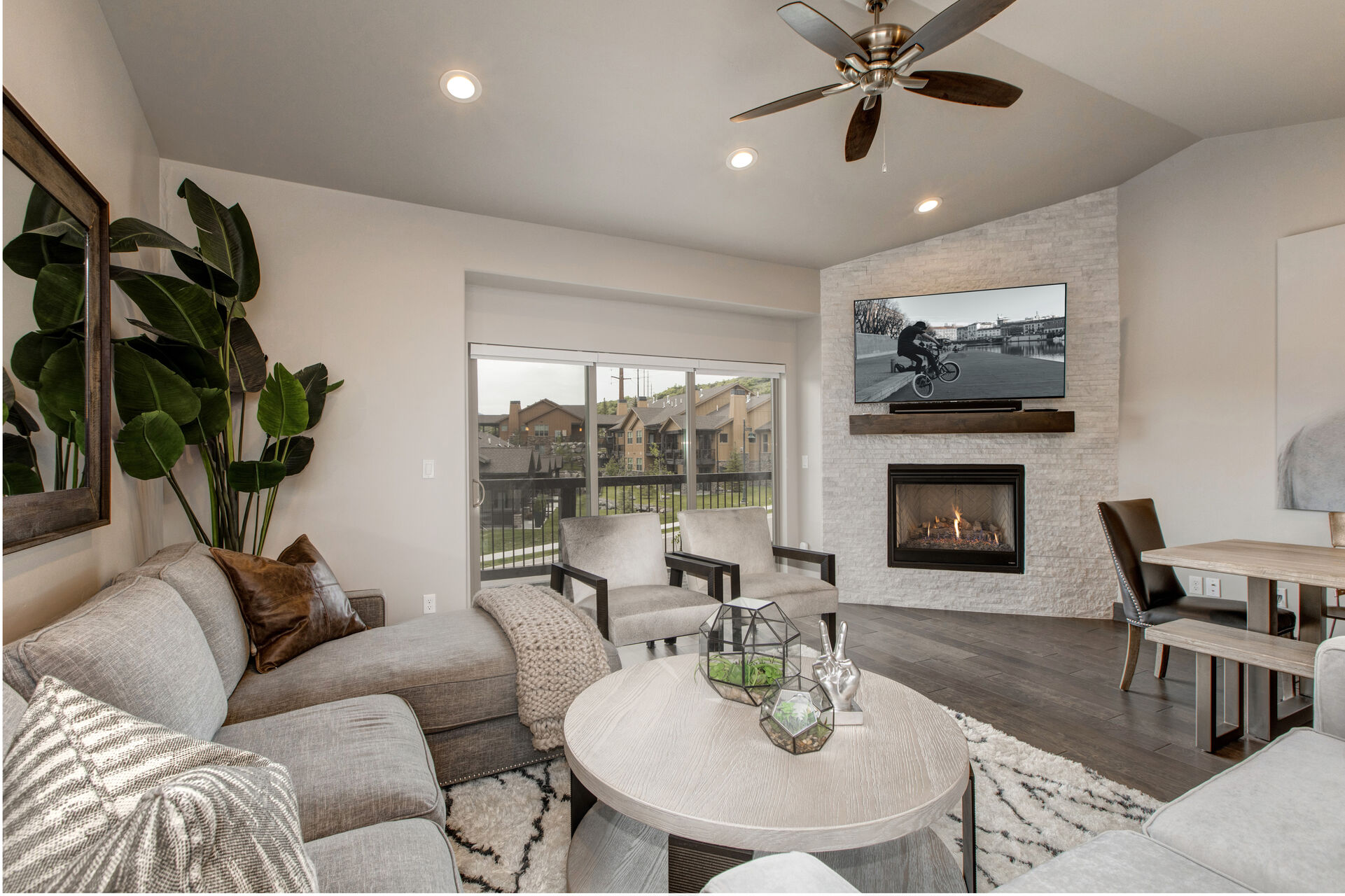 Cozy Space with a Gas Fireplace, a 65