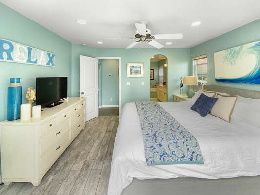Master Bedroom Suite with King Bed