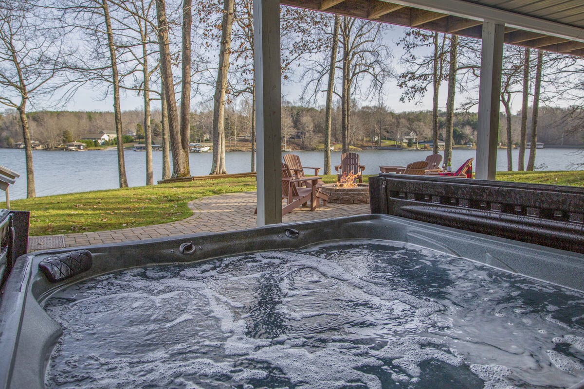Hot Tub Overlooking the Lake