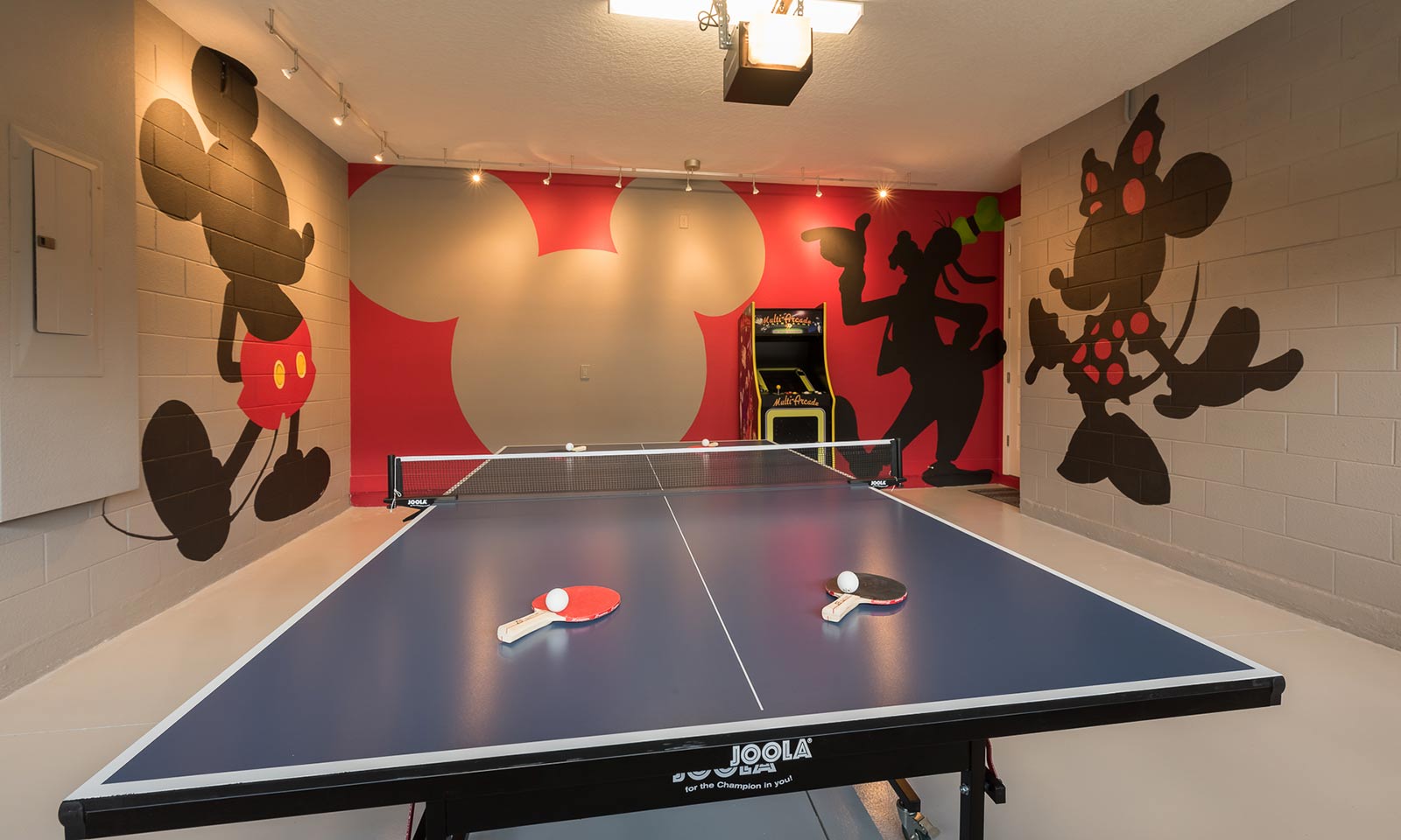 [amenities:game-room:1] Game Room