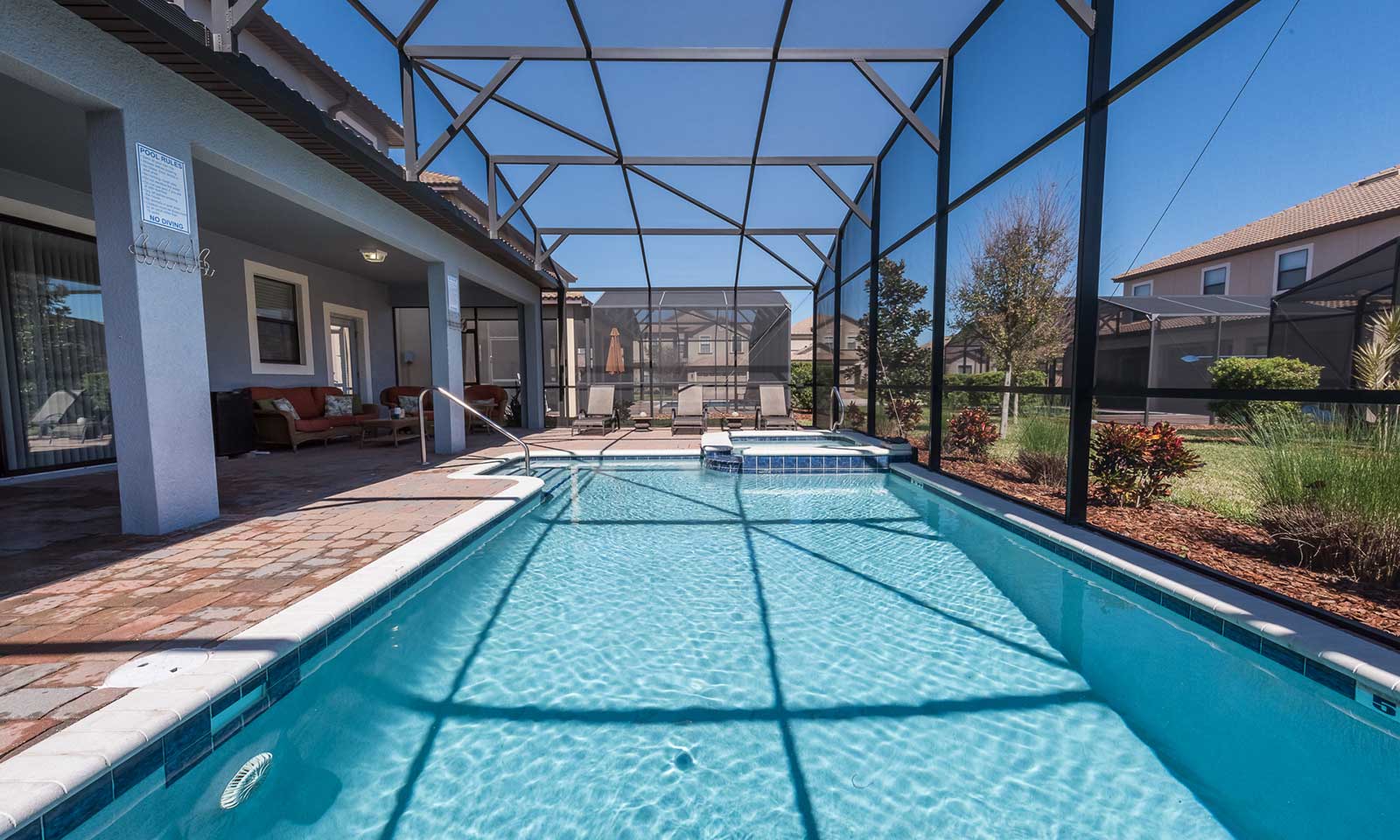 [amenities:screened-in-pool:3] Screened In Pool