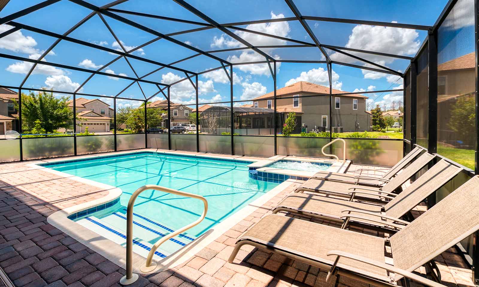 [amenities:screened-in-pool:3] Screened In Pool