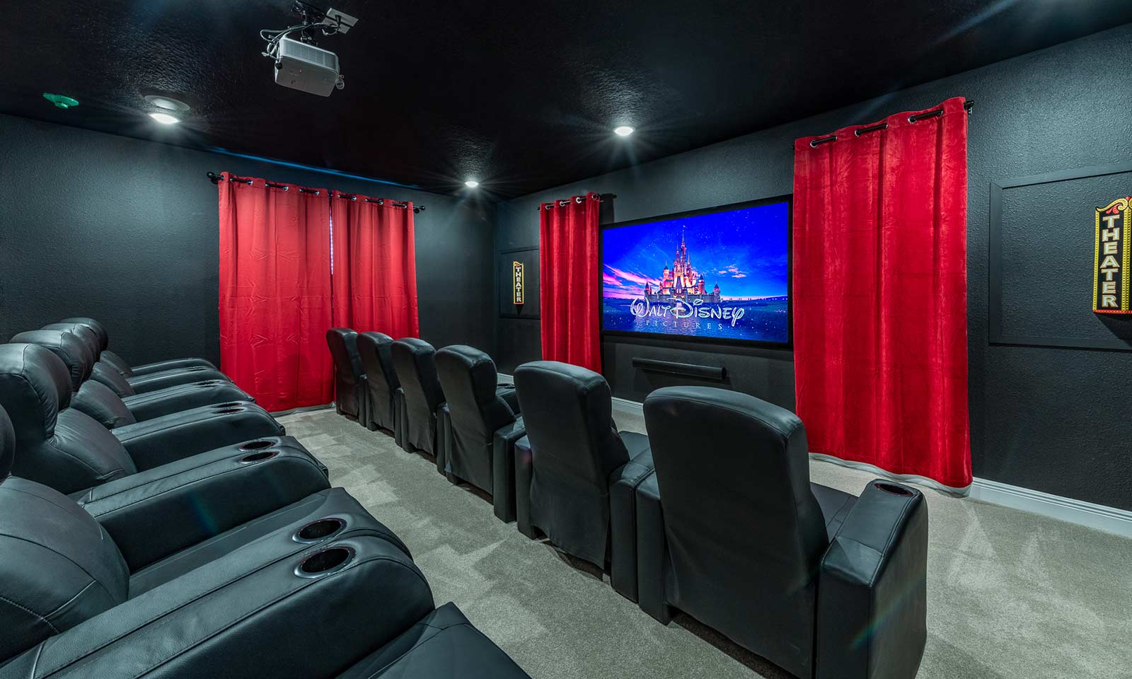 [amenities:theater-room:1] Theater Room