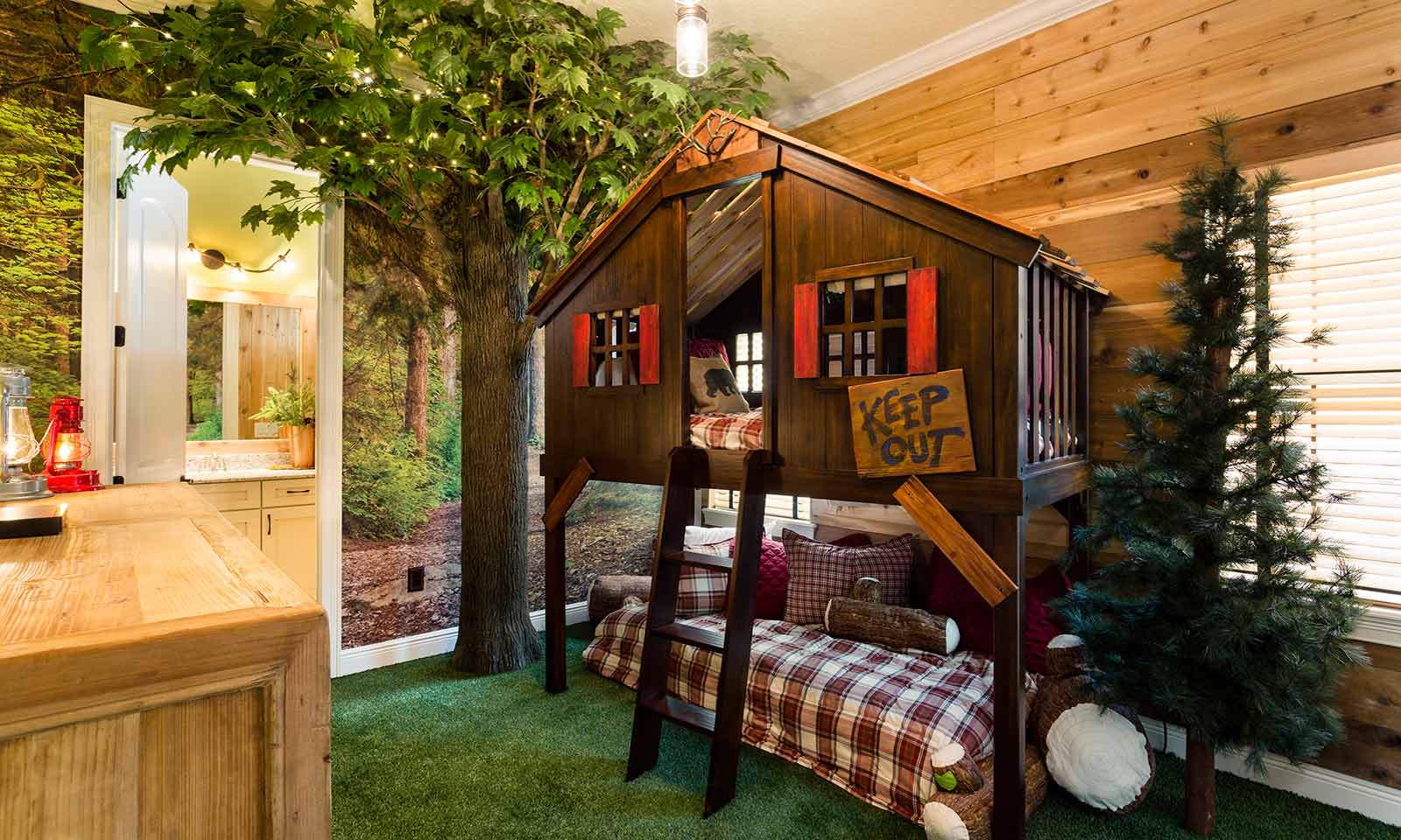 [amenities:Camp-Themed-Bedrooms:1] Camp Themed Bedrooms