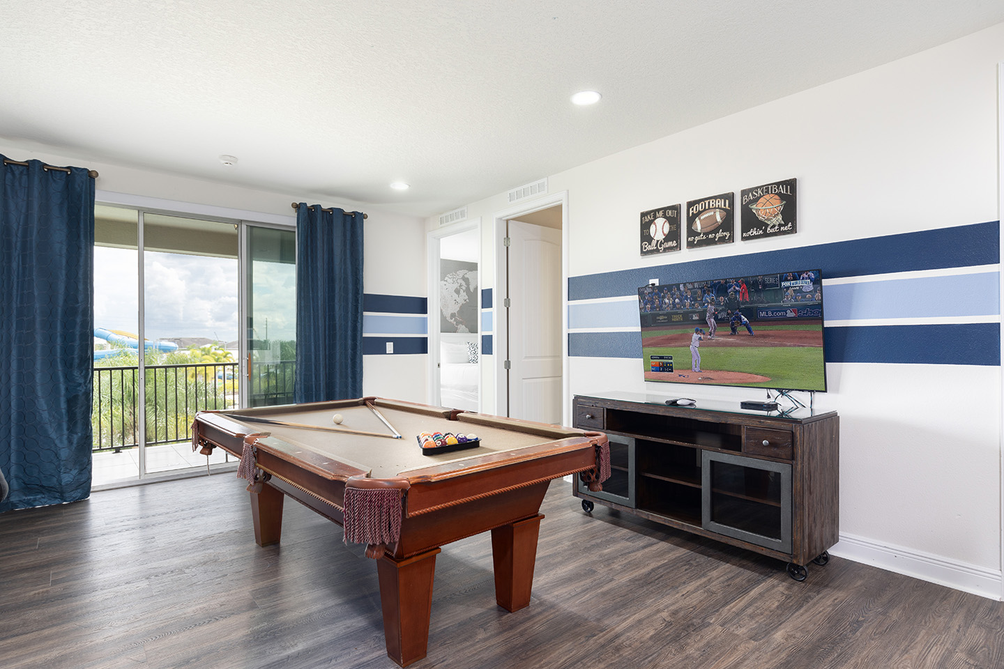 [amenities:pool-table:2] Pool Table