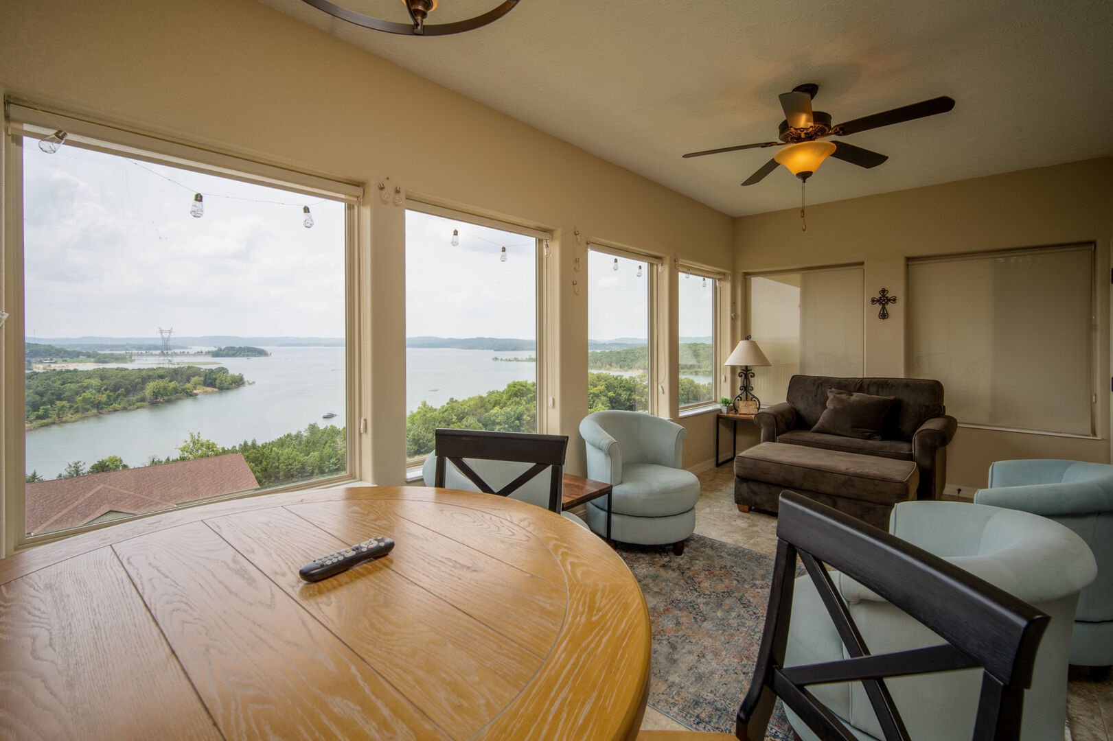 3 Bed, 3 Bath Luxury Condo with Incredible Lake View