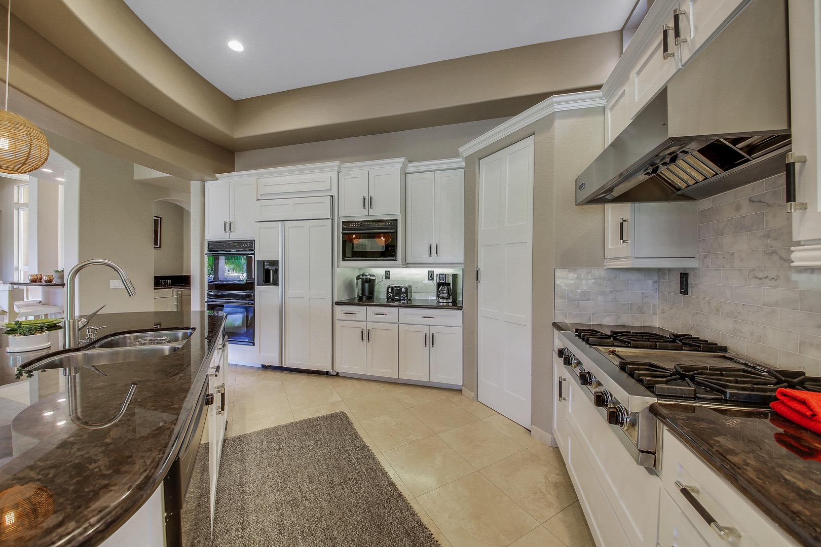 The island has plenty of room so you can cook and entertain. The fully-equipped kitchen offers everything you would need to cook those homemade meals.
