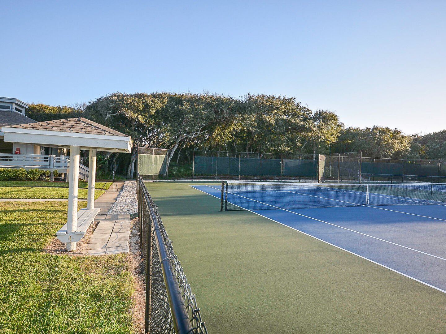 Tennis court near our New Smyrna Beach Condo Rental