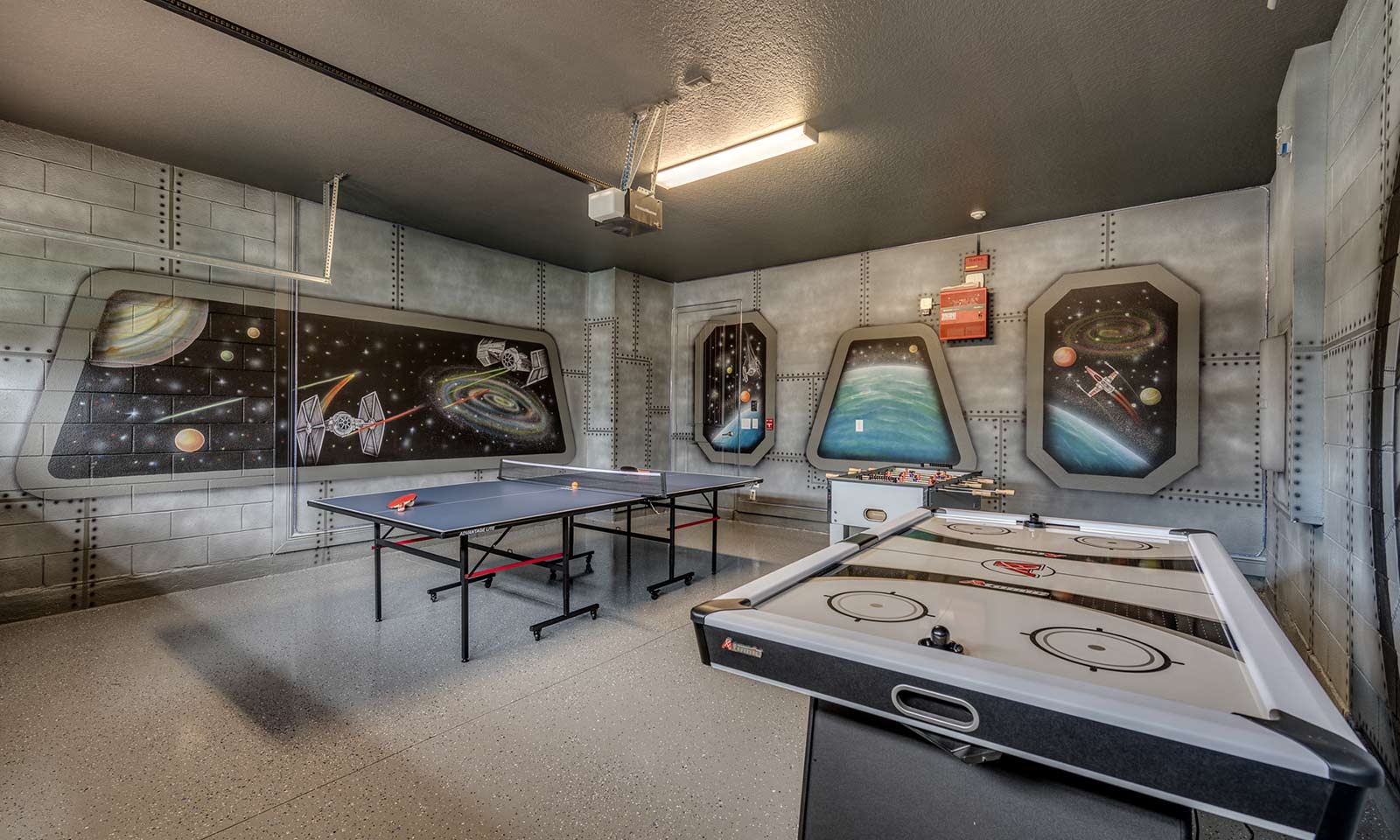 [amenities:game-room:1] Game Room